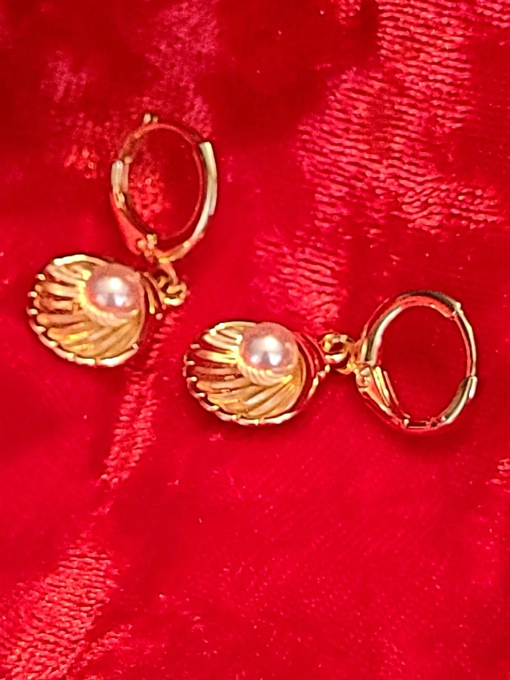 Gold Shell Pendant Necklace  Pale Pink Pearl and Crystal Accents And Earrings